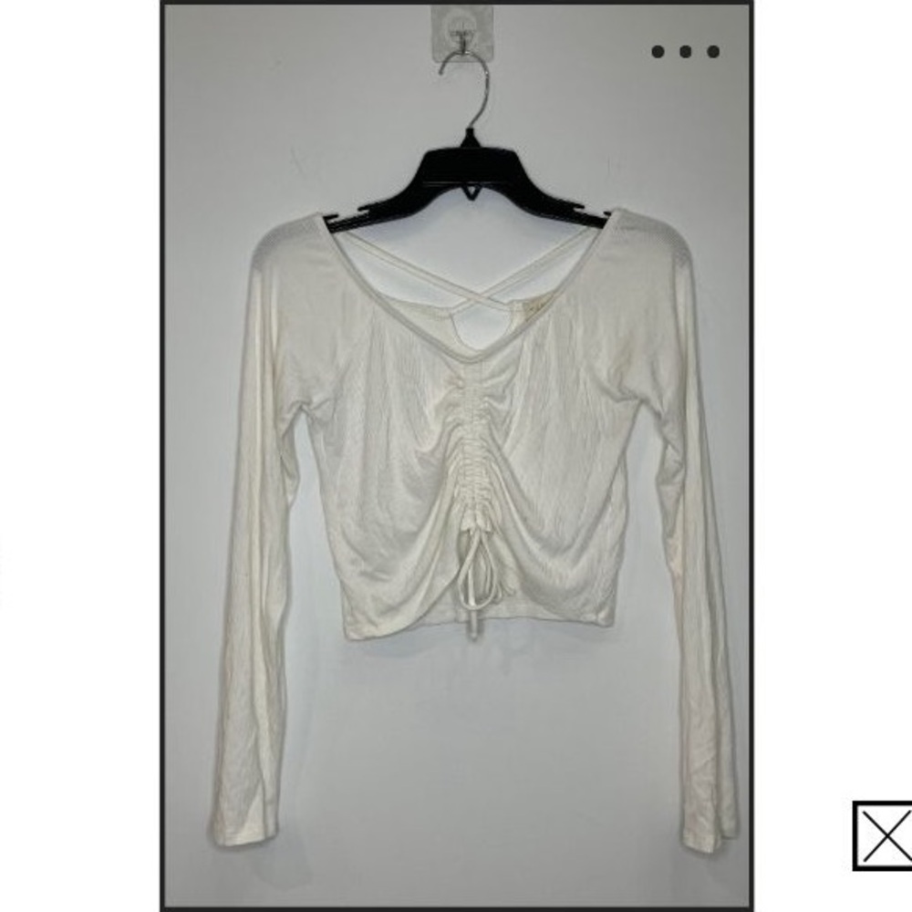 White long sleeves crop top